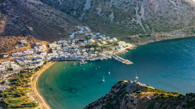 Discover Hospitality and Tourism in Greece: Top Destinations, Trends, and Sustainability